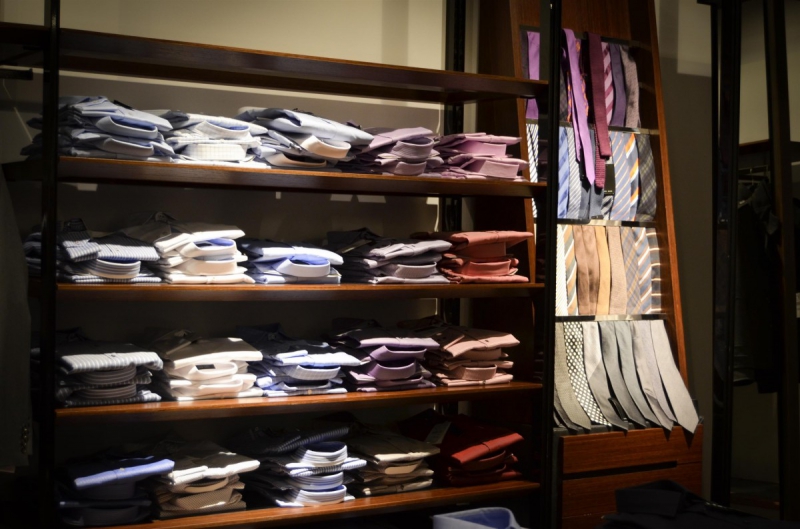 vitrine-BELGENTIER-min_shirts_exhibition_shop_shopping_shelf_buy_business_clothing-940715